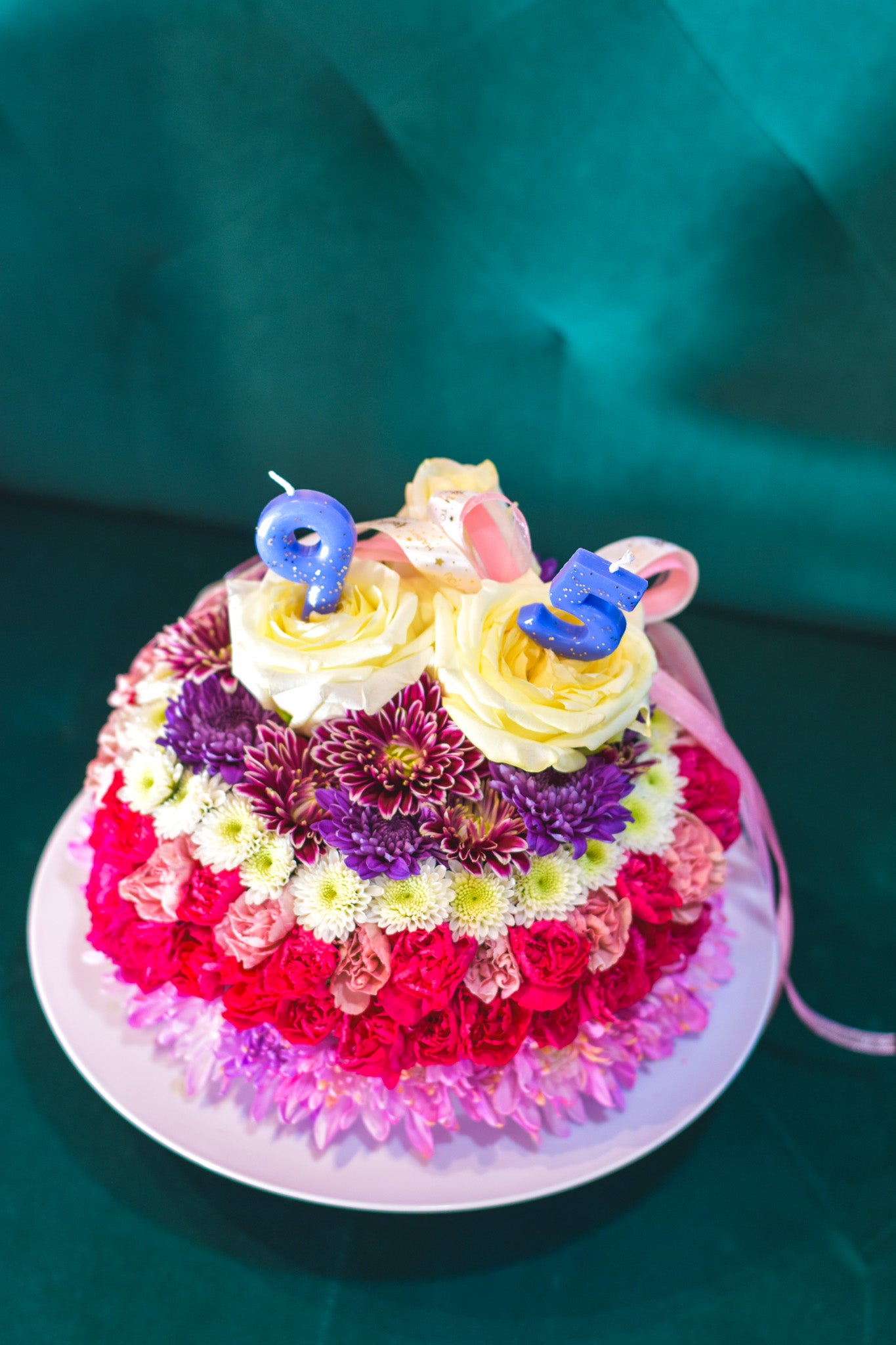 "You're a treat" cake made of flowers