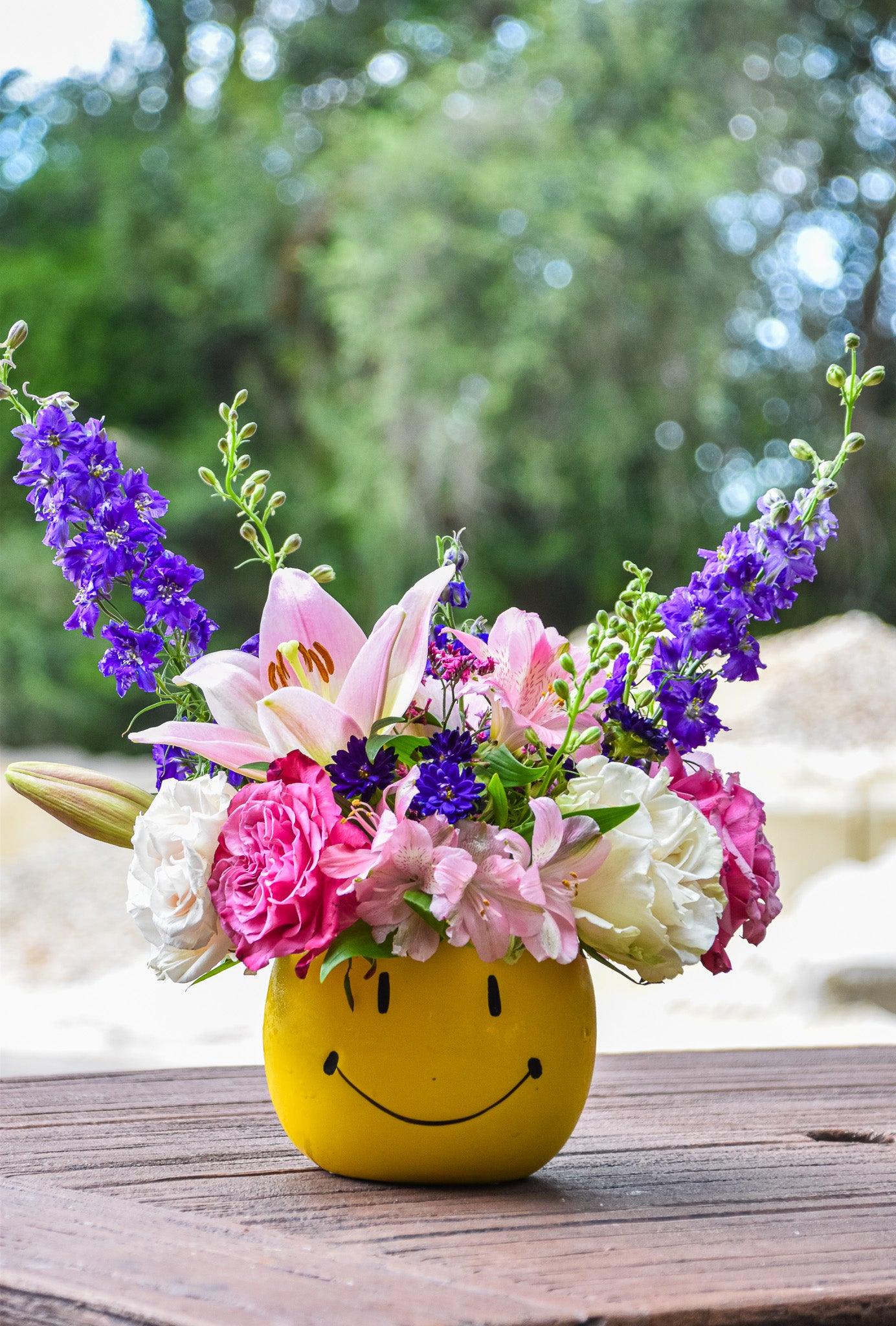 "Here's that smile" flower arrangement