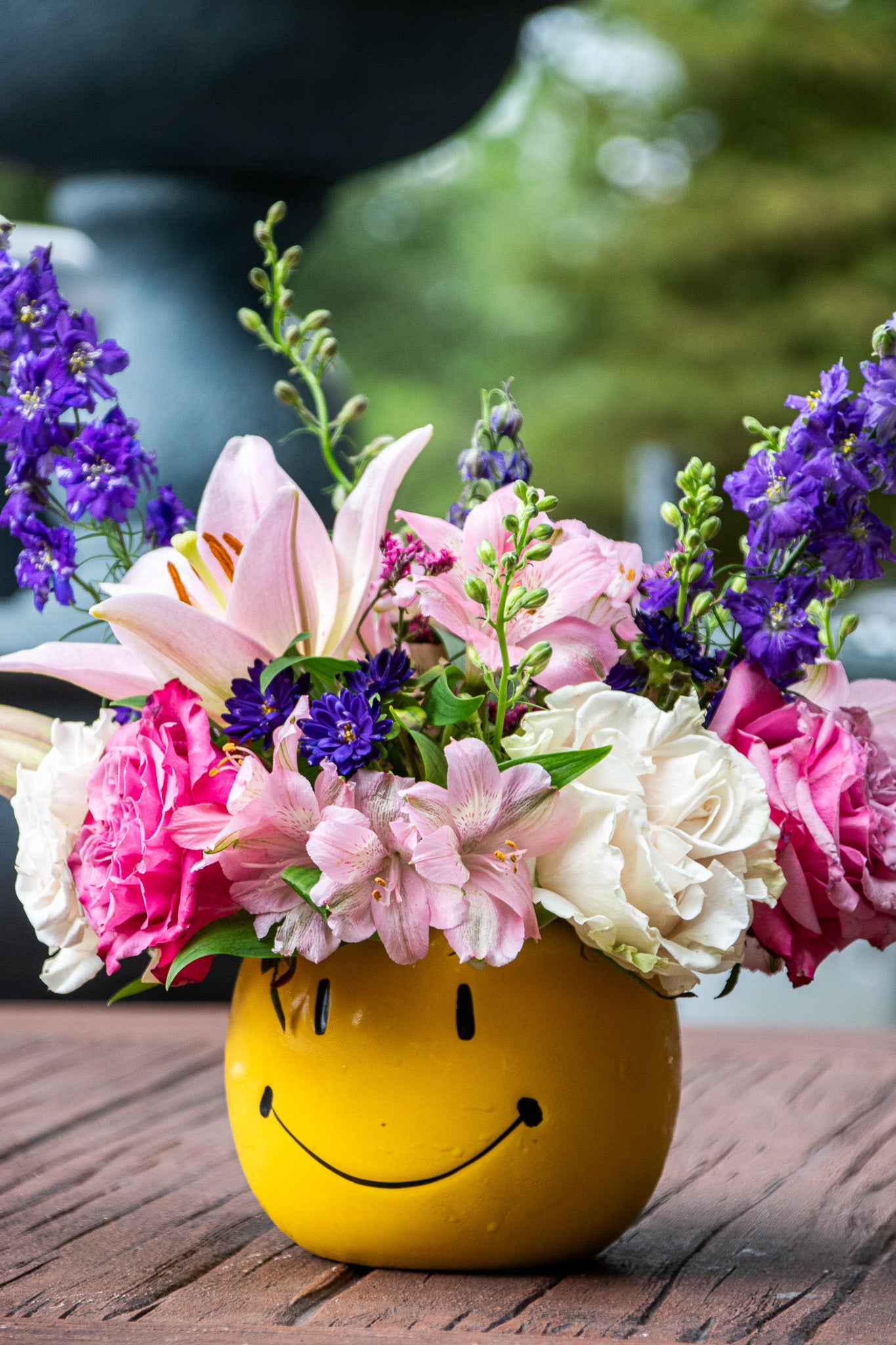 "Here's that smile" flower arrangement