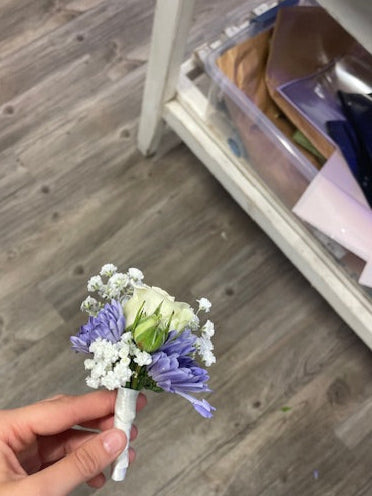 Custom Boutonniere (Pin-On)